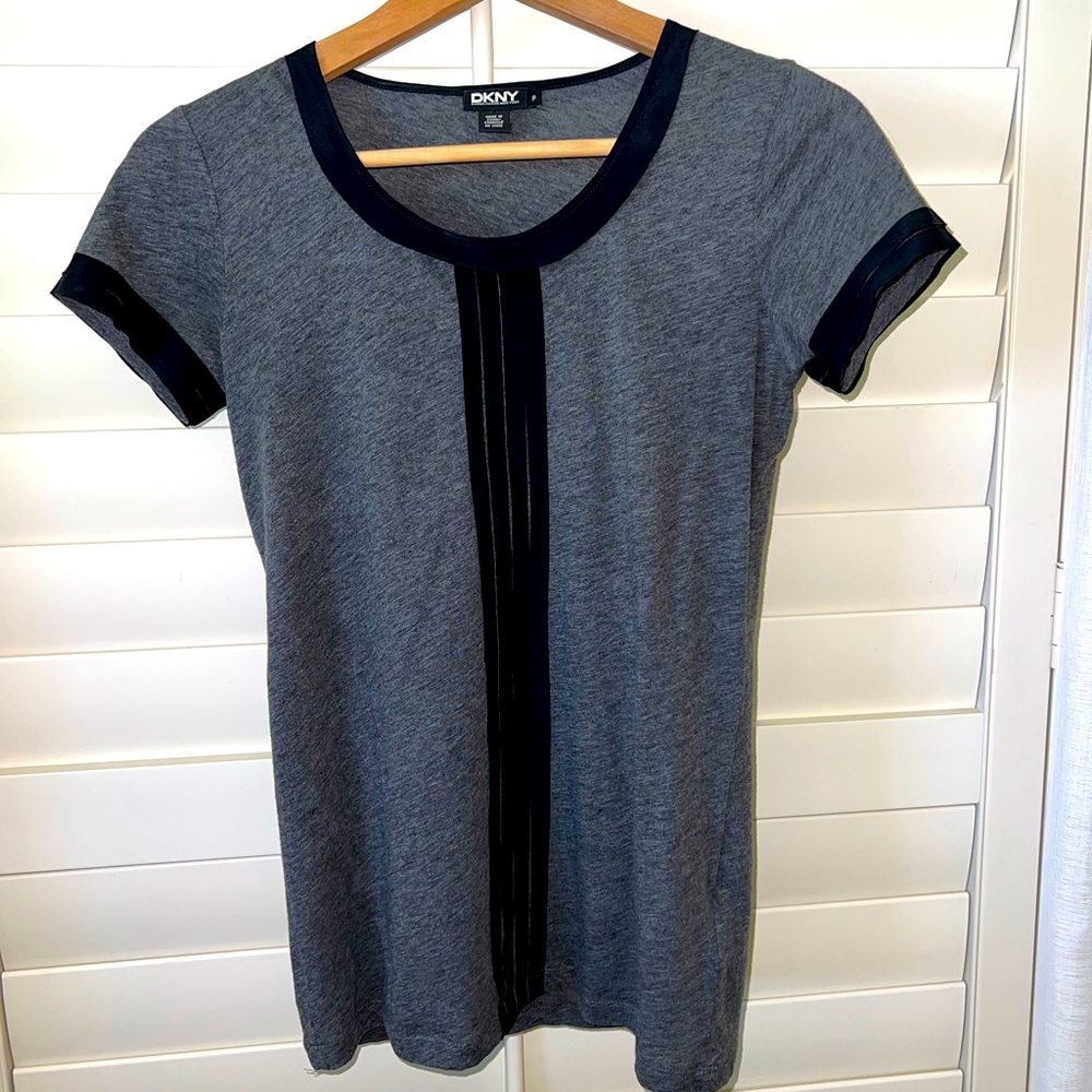 DKNY dressy shirt sleeve shirt